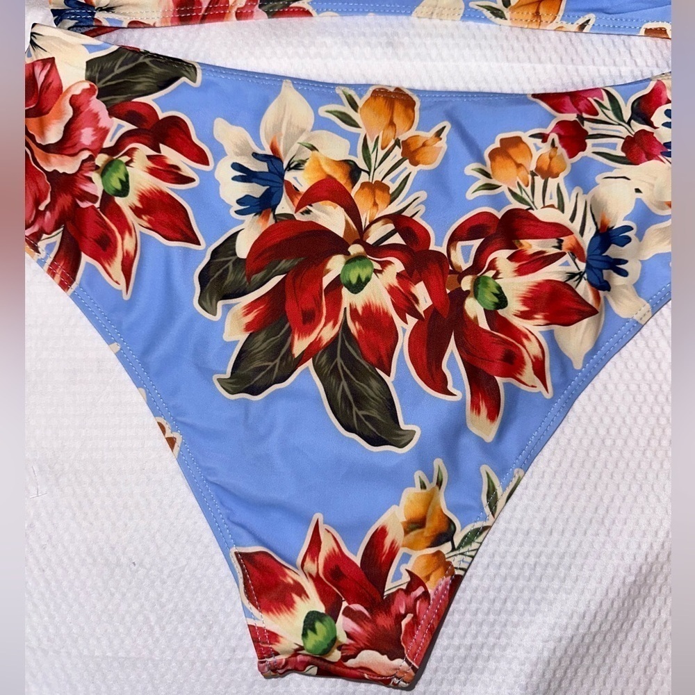 SHEIN 2pc bikini - Picture 5 of 9